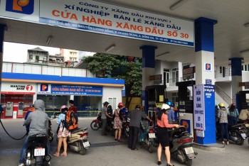 Hà Nội: Gỡ khó trong kinh doanh xăng E5