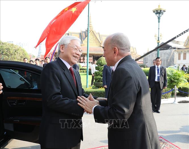 tong bi thu chu tich nuoc nguyen phu trong hoi dam voi quoc vuong campuchia