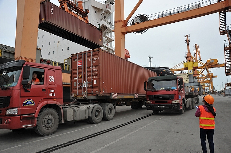 Thách thức từ nhập siêu là rất lớn