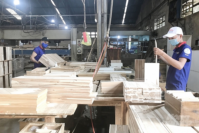 Xây dựng Bộ tiêu chí đánh giá hiệu quả hoạt động doanh nghiệp nhà nước