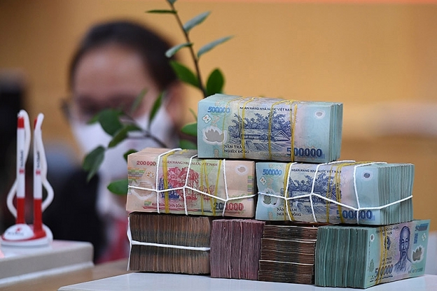 Tín dụng tăng đẩy lãi suất tiết kiệm đi lên