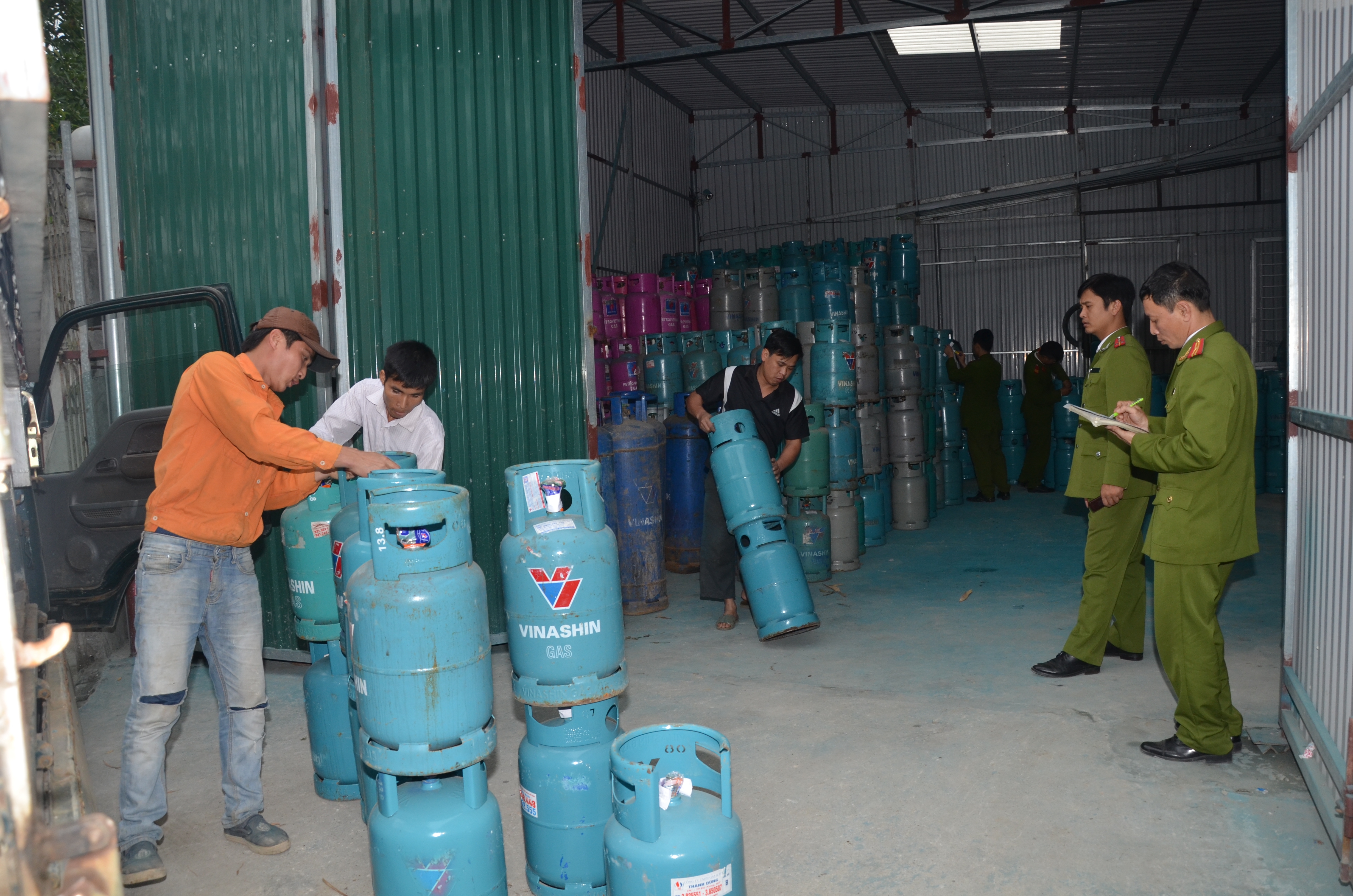 Phạt 30 triệu đồng do kinh doanh gas không rõ nguồn gốc