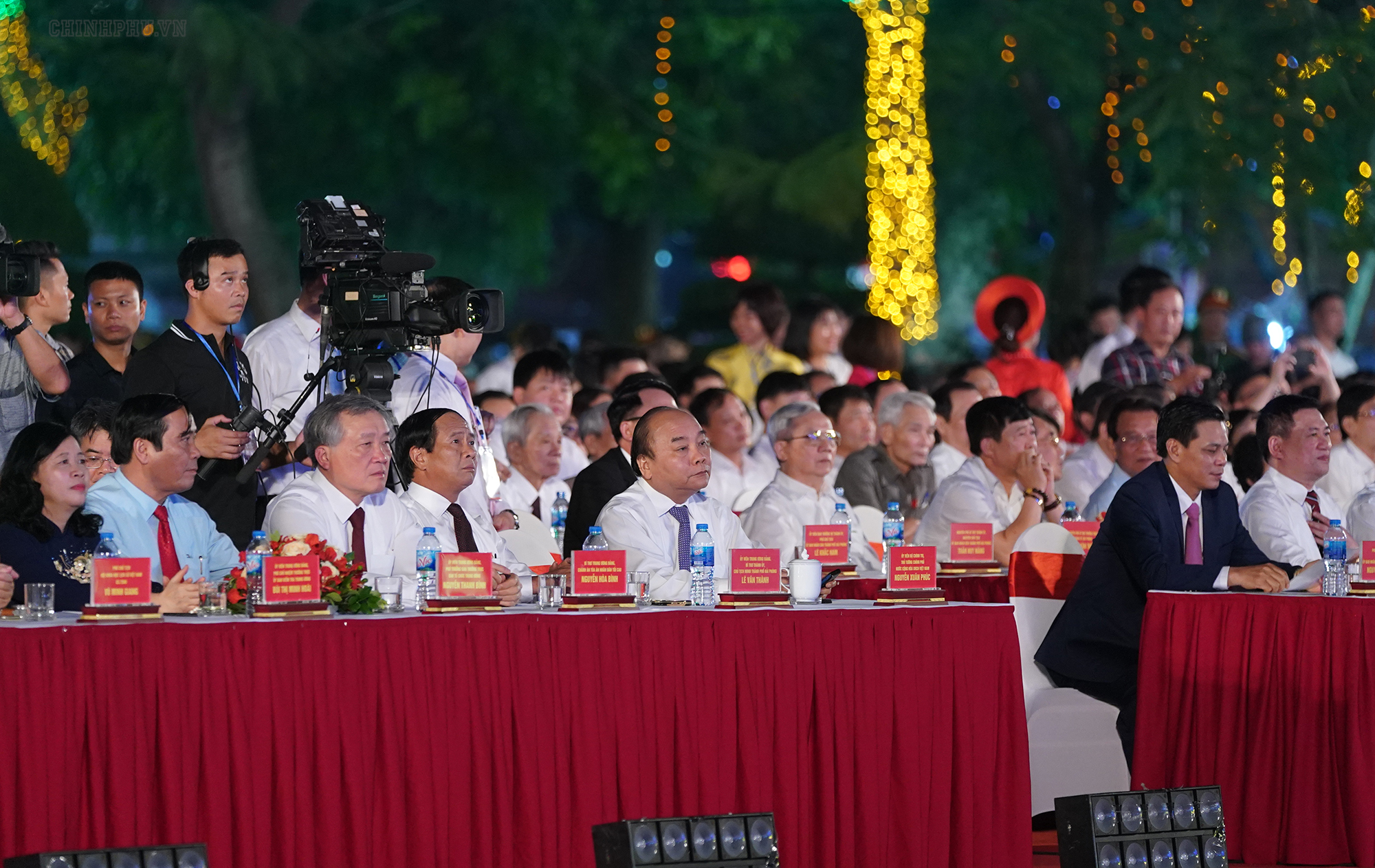 thu tuong du khai mac le hoi hoa phuong do