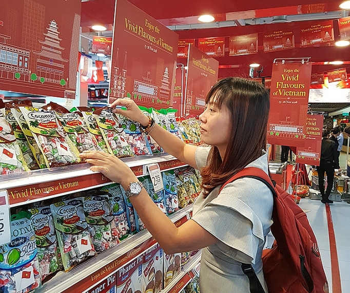 dua hang viet vao he thong phan phoi nuoc ngoai phai canh tranh bang gia ban