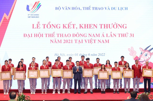 Thủ tướng: Nỗ lực hết mình vì màu cờ Tổ quốc, chinh phục những đỉnh cao mới - Ảnh 6.