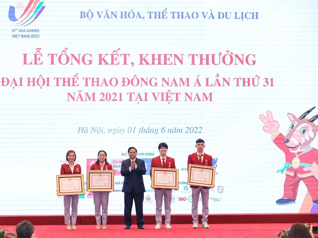 Thủ tướng: Nỗ lực hết mình vì màu cờ Tổ quốc, chinh phục những đỉnh cao mới - Ảnh 4.