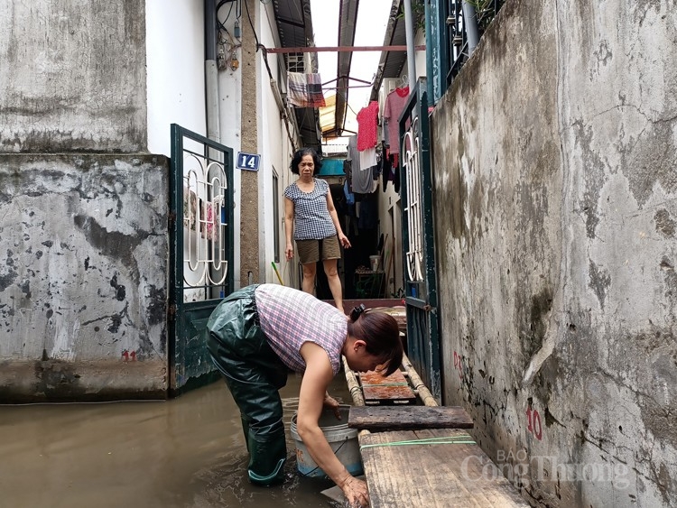 12 năm sống trong ngập úng giữa thủ đô Hà Nội