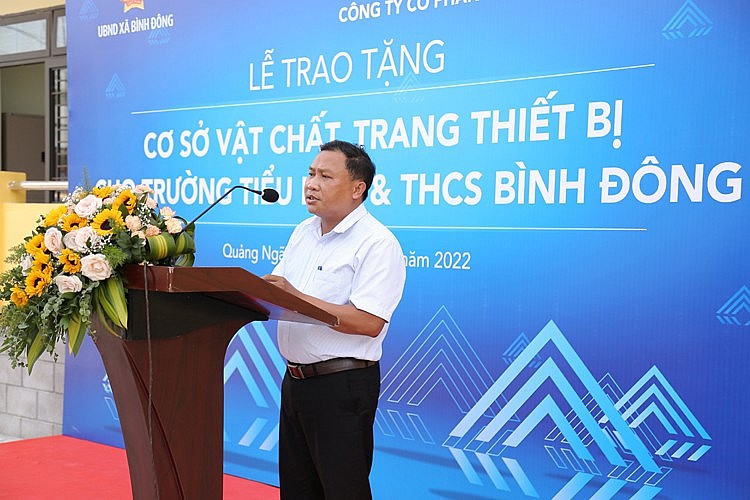 Ông Phan Văn Đông - Bí thư Đảng uỷ, Chủ tịch UBND xã Bình Đông ghi nhận và cảm ơn những đóng góp về an sinh xã hội mà Hoà Phát đã thực hiện trên địa bàn thời gian qua