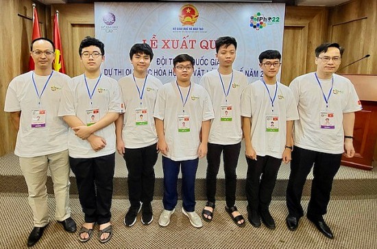 5 hoc sinh viet nam doat huy chuong tai olympic vat li quoc te 2022