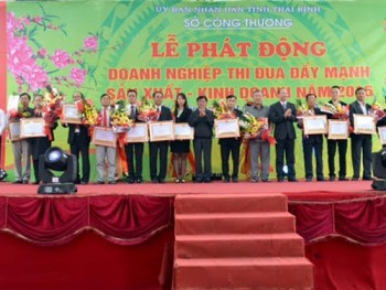 Gắn phong trào thi đua với hoạt động chuyên môn