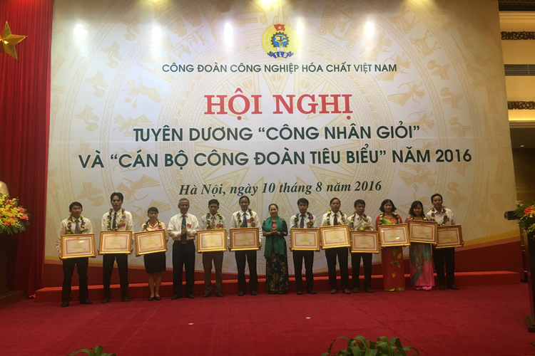 Công đoàn Công nghiệp Hóa chất Việt Nam: Tôn vinh những người thợ