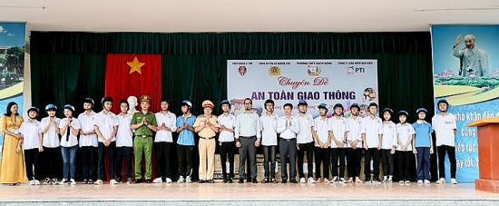 PTI và Thủy Đoàn I hướng dẫn lái xe an toàn cho học sinh Quảng Ninh