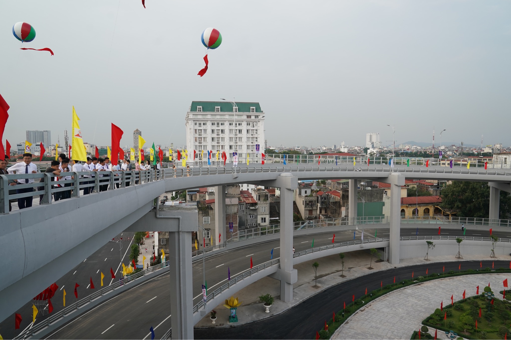 thu tuong du le khanh thanh cau hoang van thu hai phong