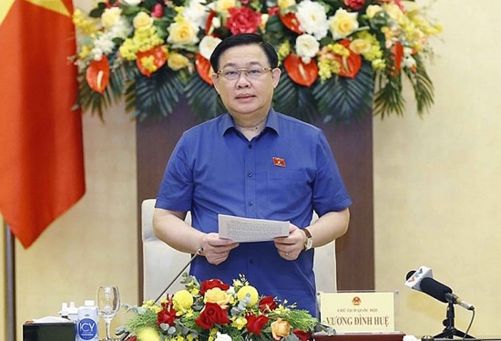 chu tich quoc hoi chu tri lam viec ve chinh sach tai khoa va tien te