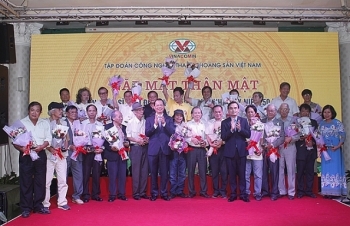 nganh than va tinh quang ninh tri an cac the he van nghe sy van dong vien tieu bieu