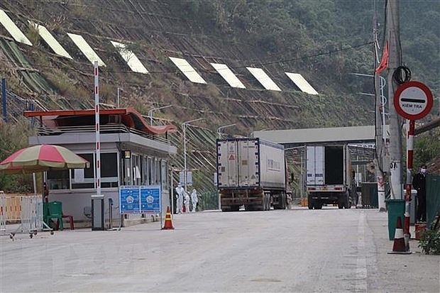 Hàng nông sản xuất khẩu qua đường chuyên dụng vận tải hàng hóa cửa khẩu Tân Thanh - Pò Chài