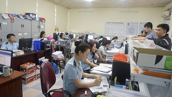 nganh hai quan thu ngan sach vao chang nuoc rut
