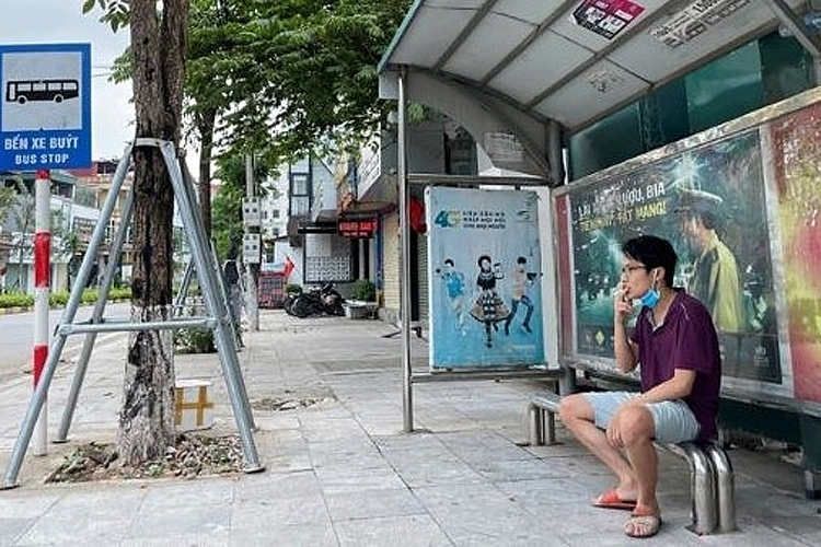 Tăng cường chế tài xử phạt vi phạm hành chính và cấm hút thuốc lá tại nơi có quy định cấm