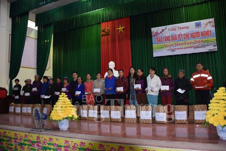 Báo Công Thương trao quà từ thiện “Xuân yêu thương– Tết an lành”