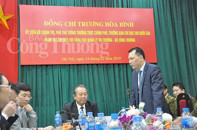 pho thu tuong truong hoa binh lam viec voi tong cuc quan ly thi truong