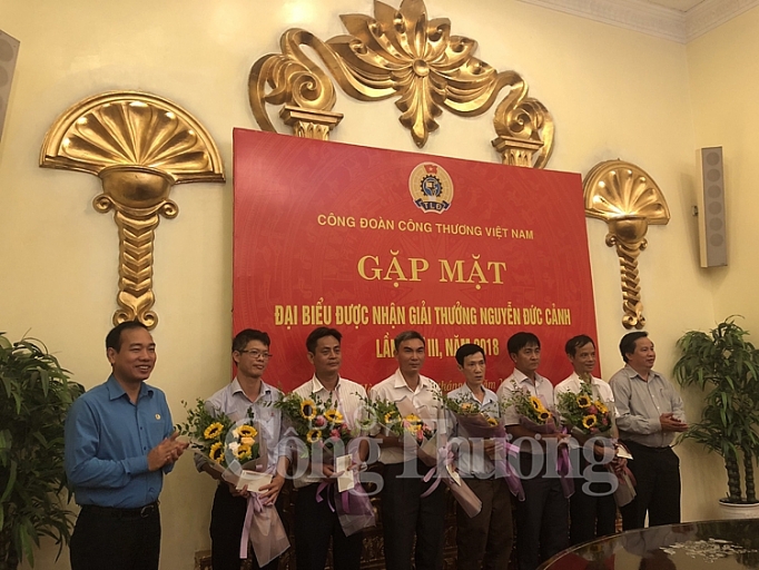 7 doan vien cong doan tieu bieu cdctvn duoc ton vinh tai giai thuong nguyen duc canh