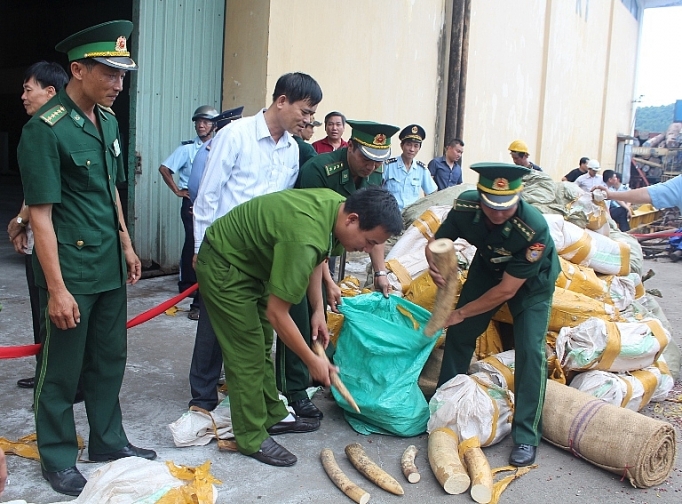 buon lau gian lan thuong mai dien bien ngay cang phuc tap