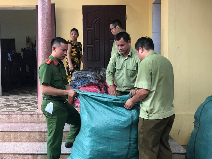 bat giu tan goc duong day san xuat hang nhai thuong hieu the north face