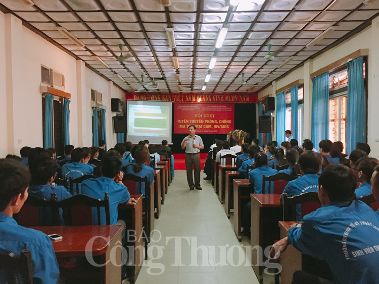 Tuyên truyền phổ biến kiến thức phòng chống ma túy, mại dâm, HIV/AIDS