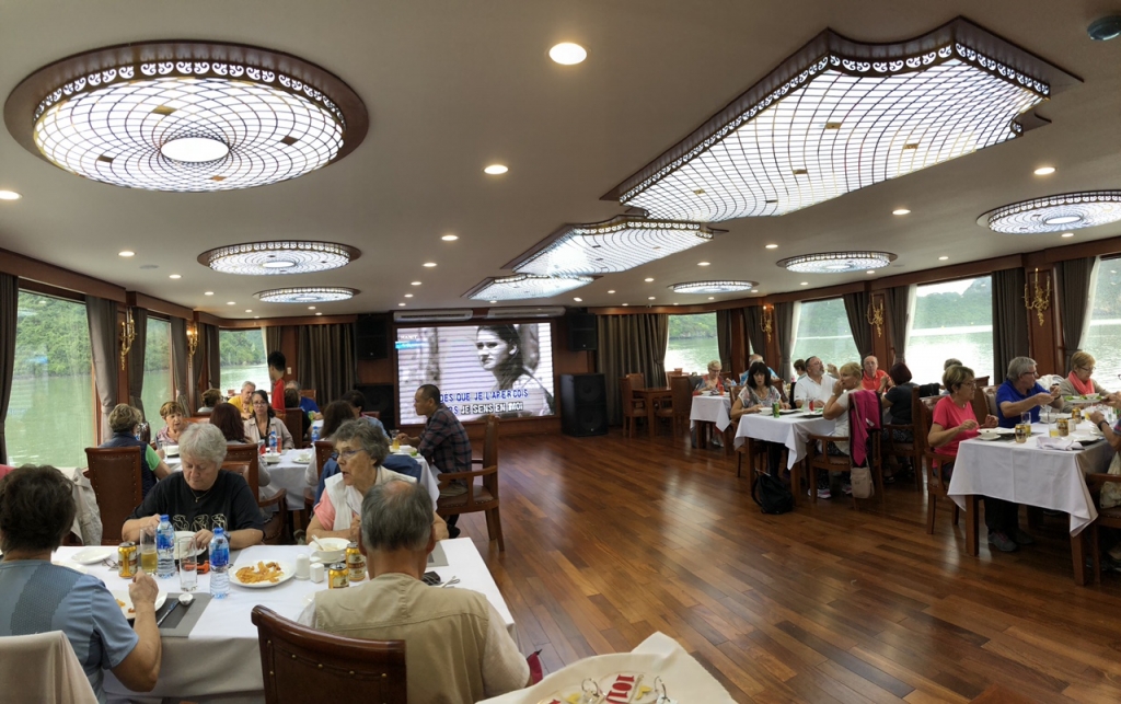 giam den 40 danh rieng cho khach viet kham pha vinh lan ha