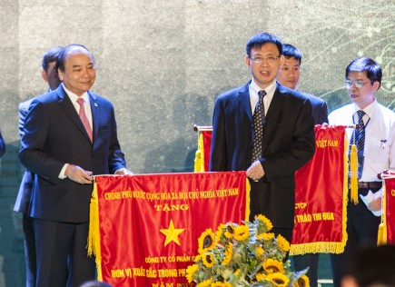 loi nhuan tu thi truong nuoc ngoai cua fpt tang truong 35