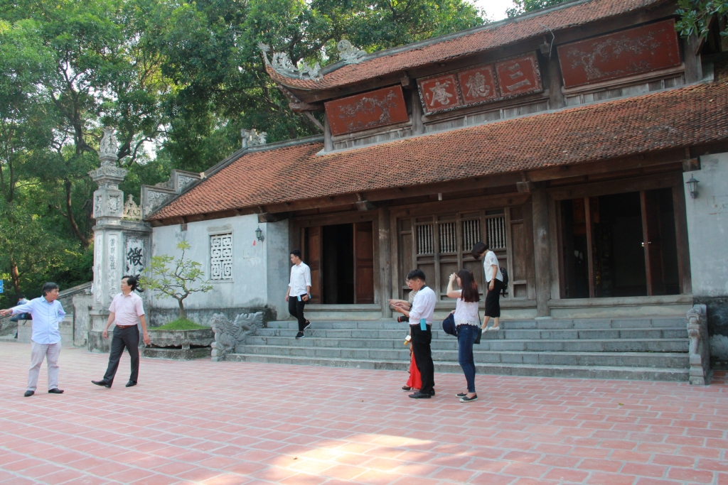 hai ngoi chua nhat dinh phai den o bac giang