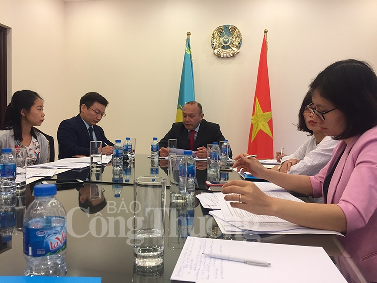 Kazakhstan mời các doanh nghiệp Việt Nam đến đầu tư và làm việc