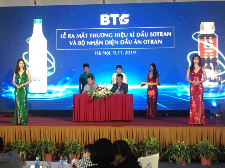 Dầu đậu nành Otran lọt Top 3 Hàng Việt Nam được người tiêu dùng yêu thích năm 2019