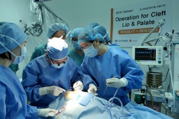 hyundai motor va global care phau thuat nu cuoi cho tre em viet nam