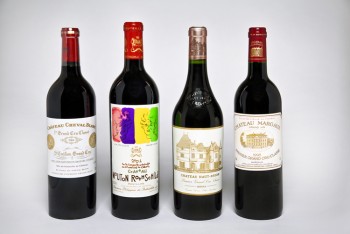 ra mat bo suu tap ruou vang emirates vintage collection
