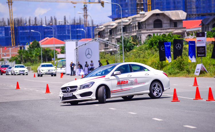 Học viện Lái xe an toàn Mercedes