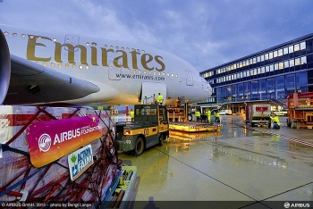 emirates a380 mot thap ky khoi nguon cam hung
