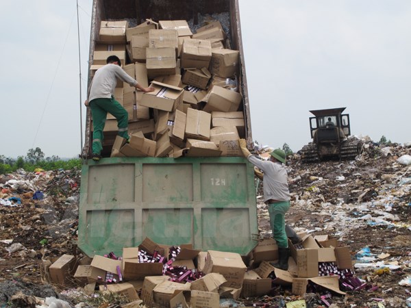 Hà Nội tịch thu, tiêu hủy hơn 7 tấn mỹ phẩm đã quá hạn sử dụng