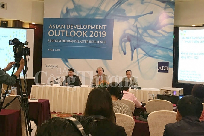 ADB giữ nguyên dự báo GDP Việt Nam 6,8% năm 2019