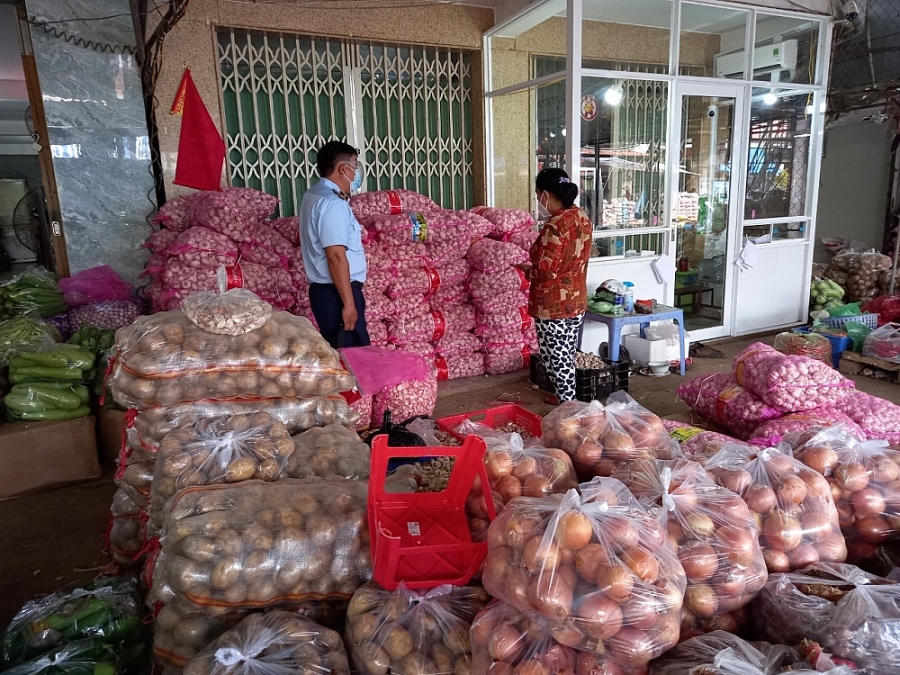 Tiền Giang: Liên tiếp phát hiện số lượng lớn hàng hóa vi phạm nhãn