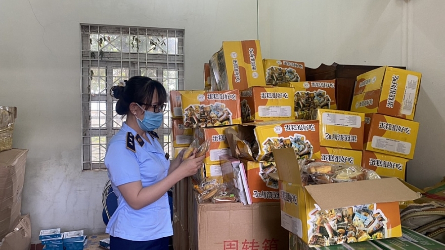 Siết chặt kiểm soát, chặn bánh trung thu lậu trên thị trường
