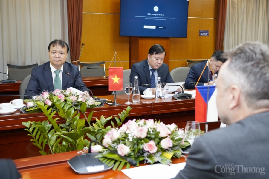 Việt Nam – Cộng hòa Séc: Tăng cường hợp tác trong lĩnh vực sản xuất ô tô