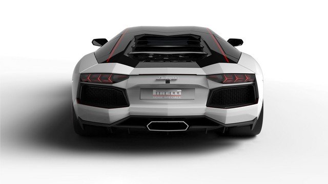 Aventador LP700-4 Pirelli Edition tuyệt đẹp trình làng