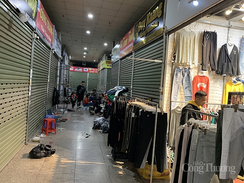 Tiểu thương chợ Ninh Hiệp đồng loạt đóng cửa, “né’ sự truy quét hàng giả Tiểu thương chợ Ninh Hiệp đồng loạt đóng cửa, “né’ sự truy quét hàng giả