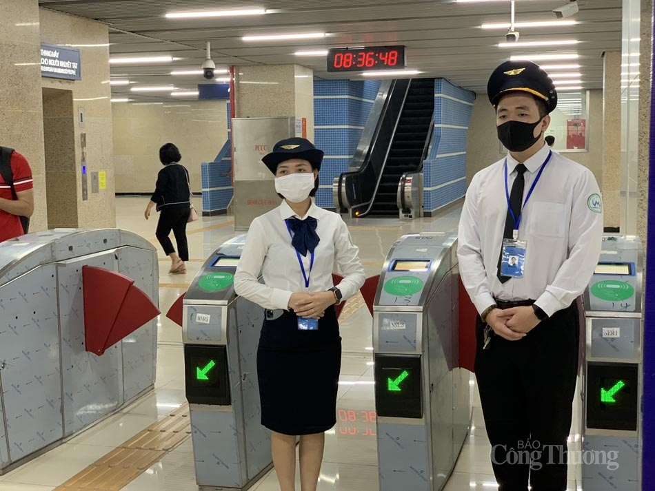 Người dân Thủ đô háo hức trải nghiệm tàu trên cao Cát Linh-Hà Đông Người dân Thủ đô háo hức trải nghiệm tàu trên cao Cát Linh-Hà Đông