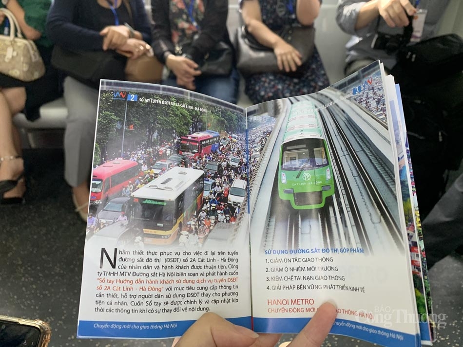 Người dân Thủ đô háo hức trải nghiệm tàu trên cao Cát Linh-Hà Đông Người dân Thủ đô háo hức trải nghiệm tàu trên cao Cát Linh-Hà Đông