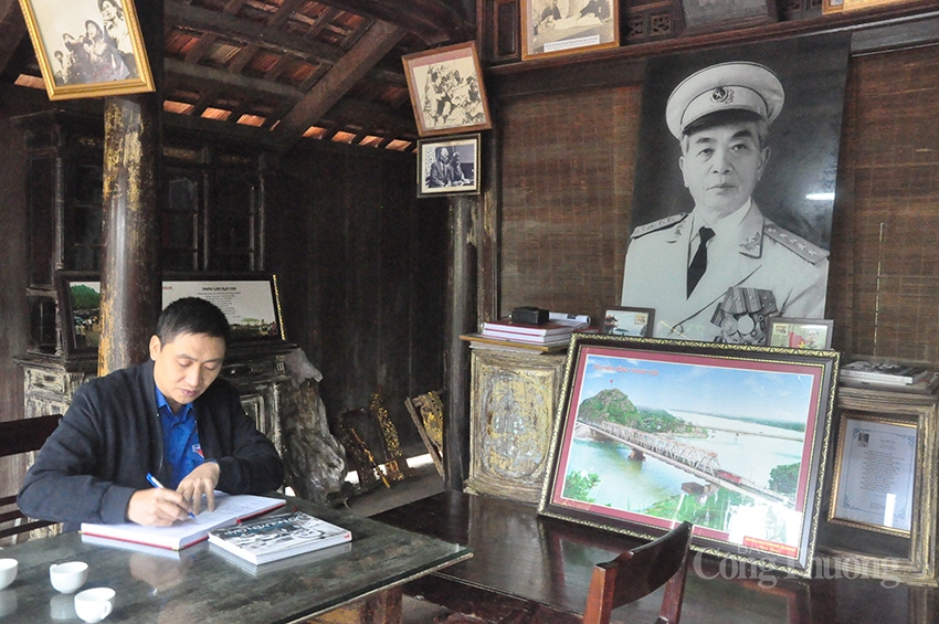 Đoàn Thanh niên Bộ Công Thương: Sẻ chia yêu thương nơi vùng lũ Quảng Bình