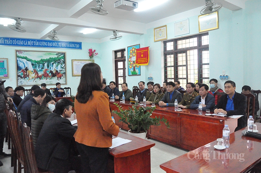 Đoàn Thanh niên Bộ Công Thương: Sẻ chia yêu thương nơi vùng lũ Quảng Bình