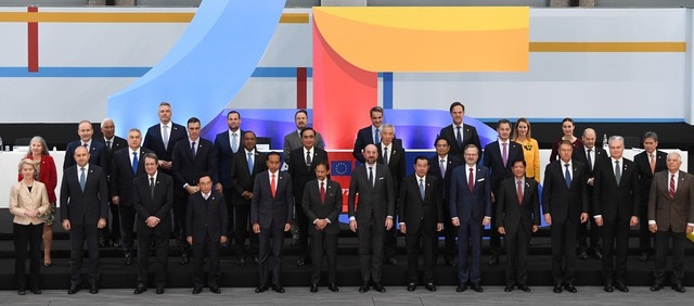 Các nhà lãnh đạo ASEAN, EU chụp ảnh chung. Ảnh: TTXVN