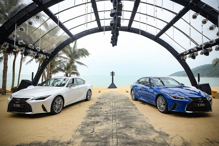 Lexus Việt Nam chính thức giới thiệu IS hoàn toàn mới